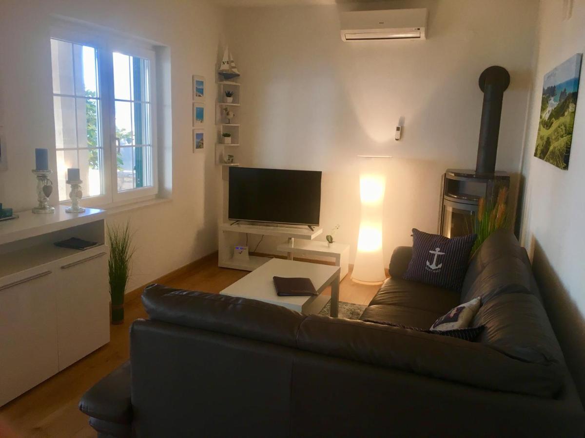 Schoenes Ferienhaus Direkt Am Meer สโตมอร์สกา ภายนอก รูปภาพ